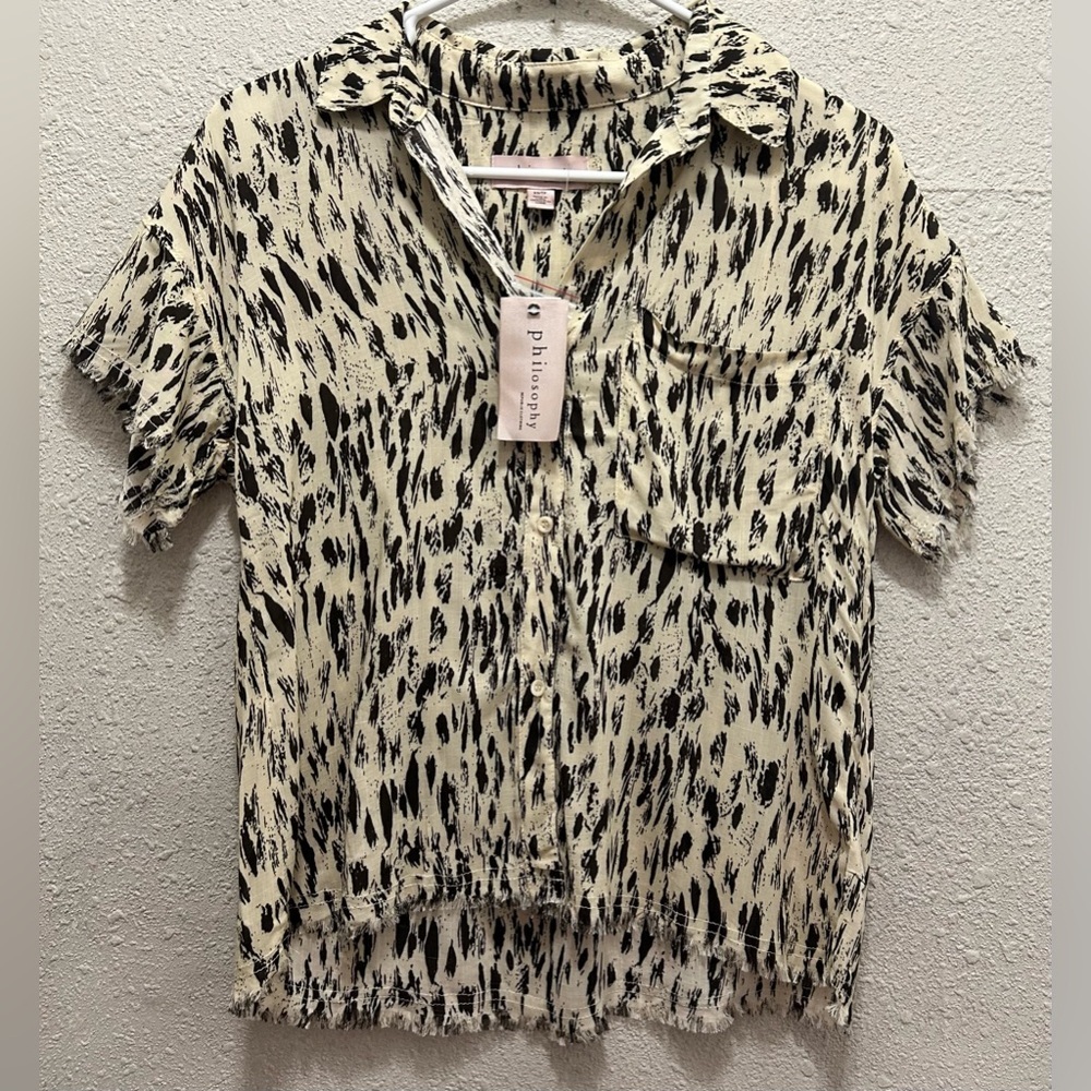 Philosophy by Republic Animal Print Rayon Frayed Hem Button Down Top NWT XS